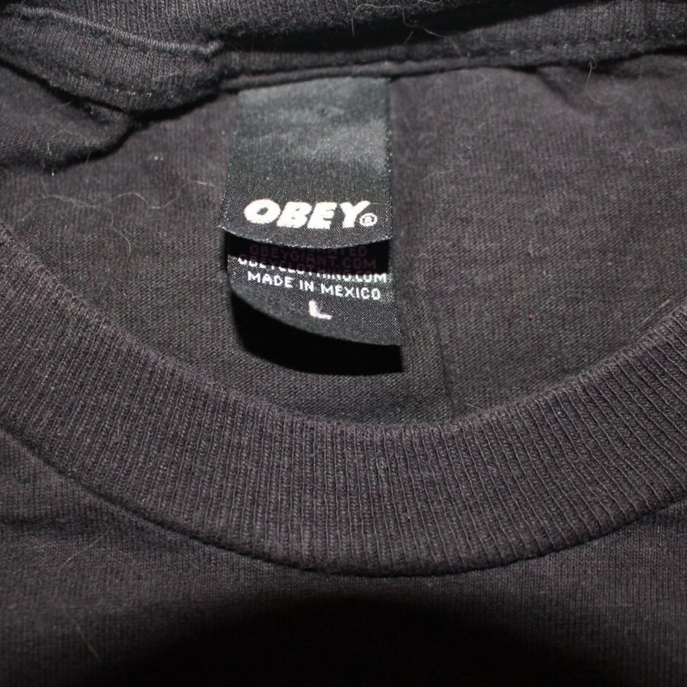 Obey T-shirt - Picture 3 of 3